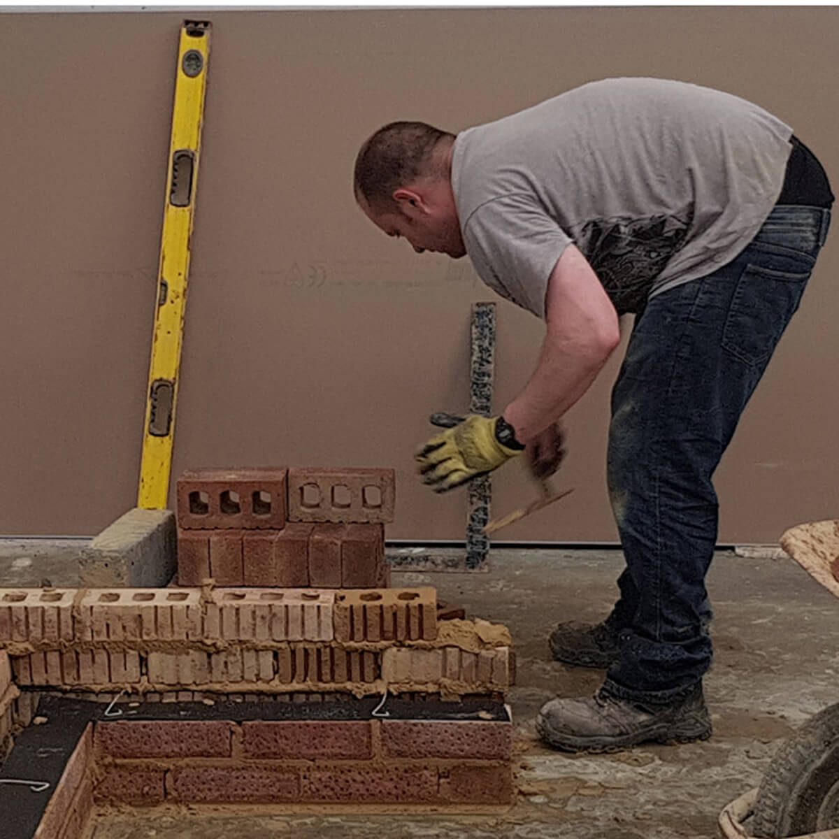 NVQ Level 3 Bricklaying Training & Assessment Gold CSCS Card